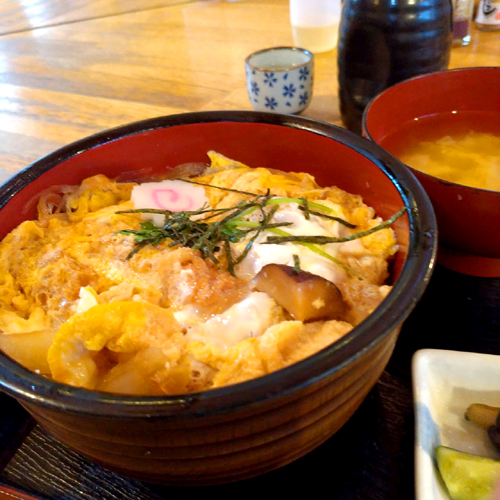 株式会社Cパートナーズ 営業日記 相模湖駅前のお店、かどや食堂