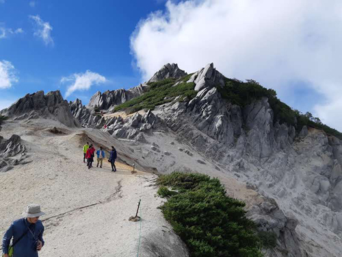北アルプスデビュー 燕山荘と燕岳山頂