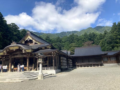 上越のお社の弥彦神社から弥彦山へ