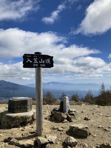 草花と眺望が楽しめる入笠山